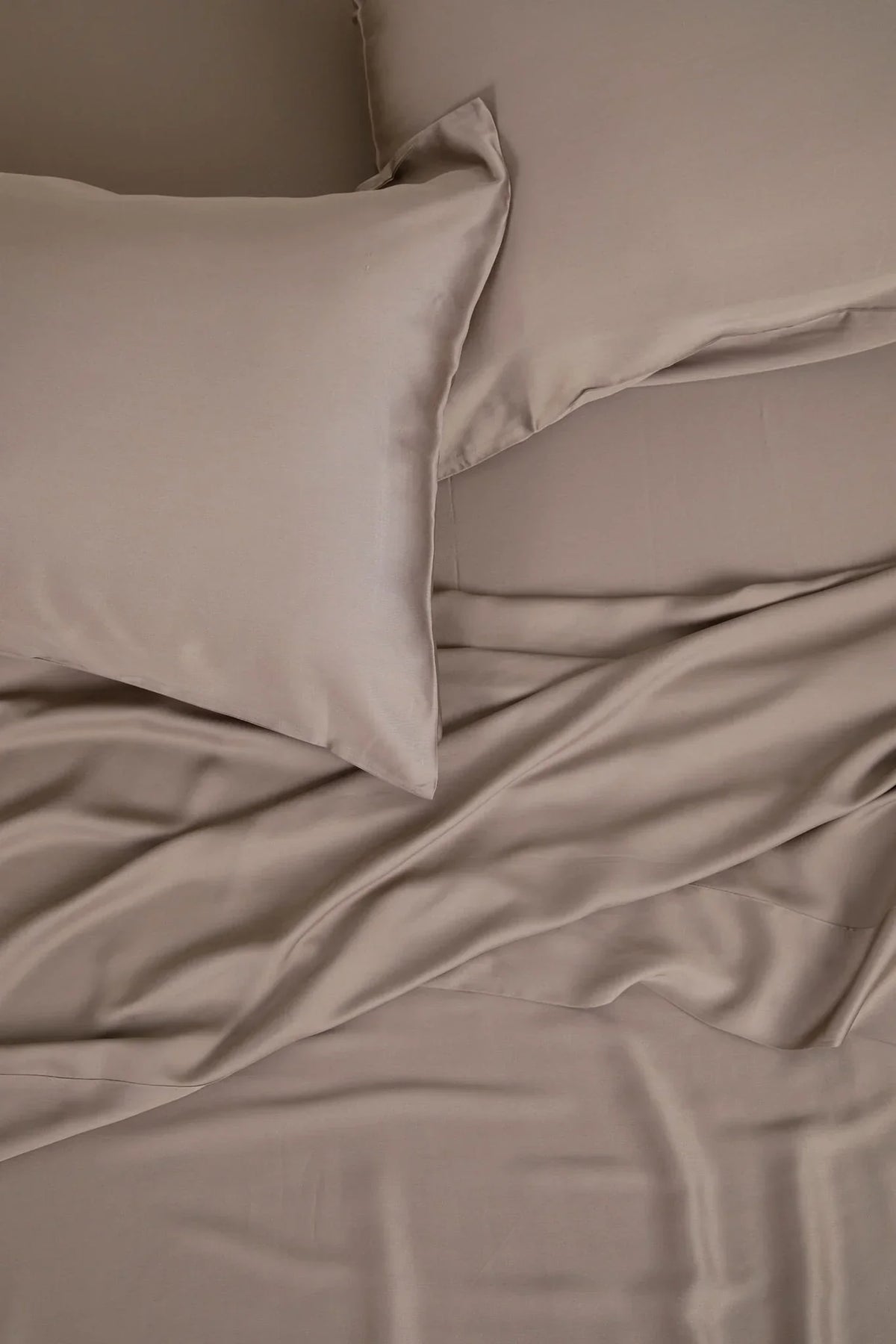 Bamboo Sateen Pillowcase Set in Truffle
