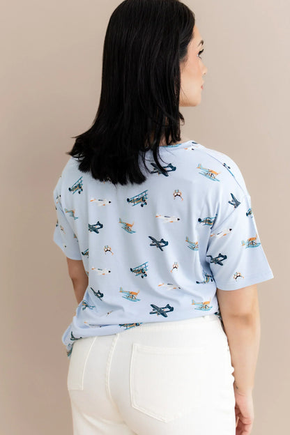 Women's Relaxed Fit V-Neck in Take Off