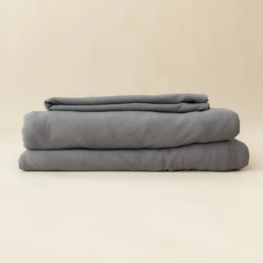Fitted Sheet with Pillowcases in Charcoal