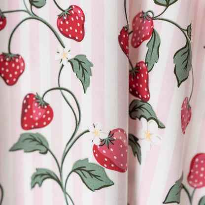 Sleep Bag in Strawberry Fields 1.0