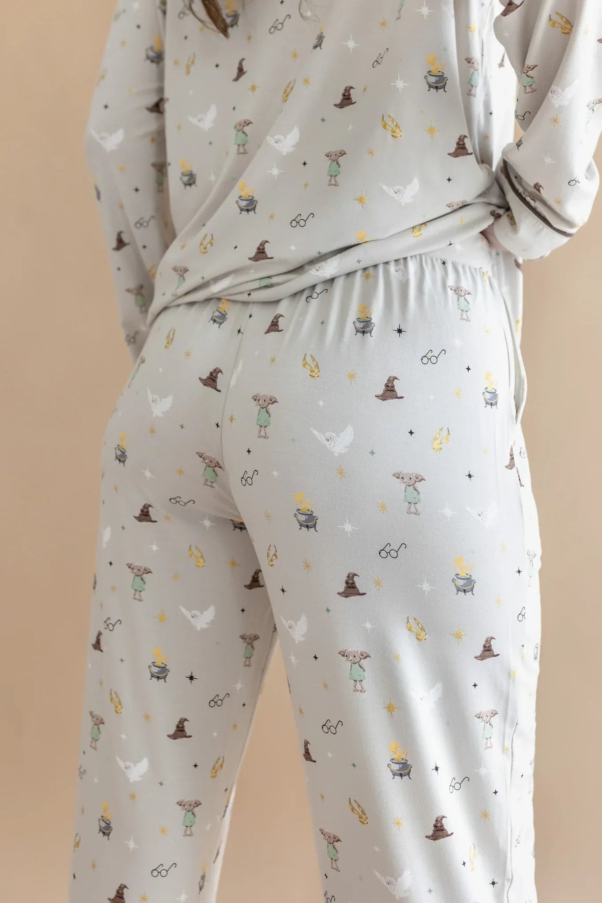 Long-Sleeved Women's Pajama Set in Starry Icon