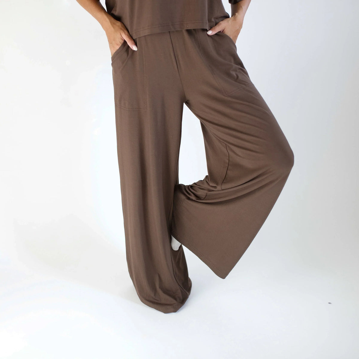 Women's Wide Leg Pant in Espresso