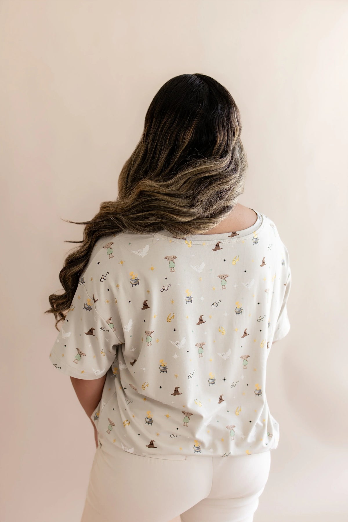 Women's Relaxed Fit V-Neck in Starry Icon