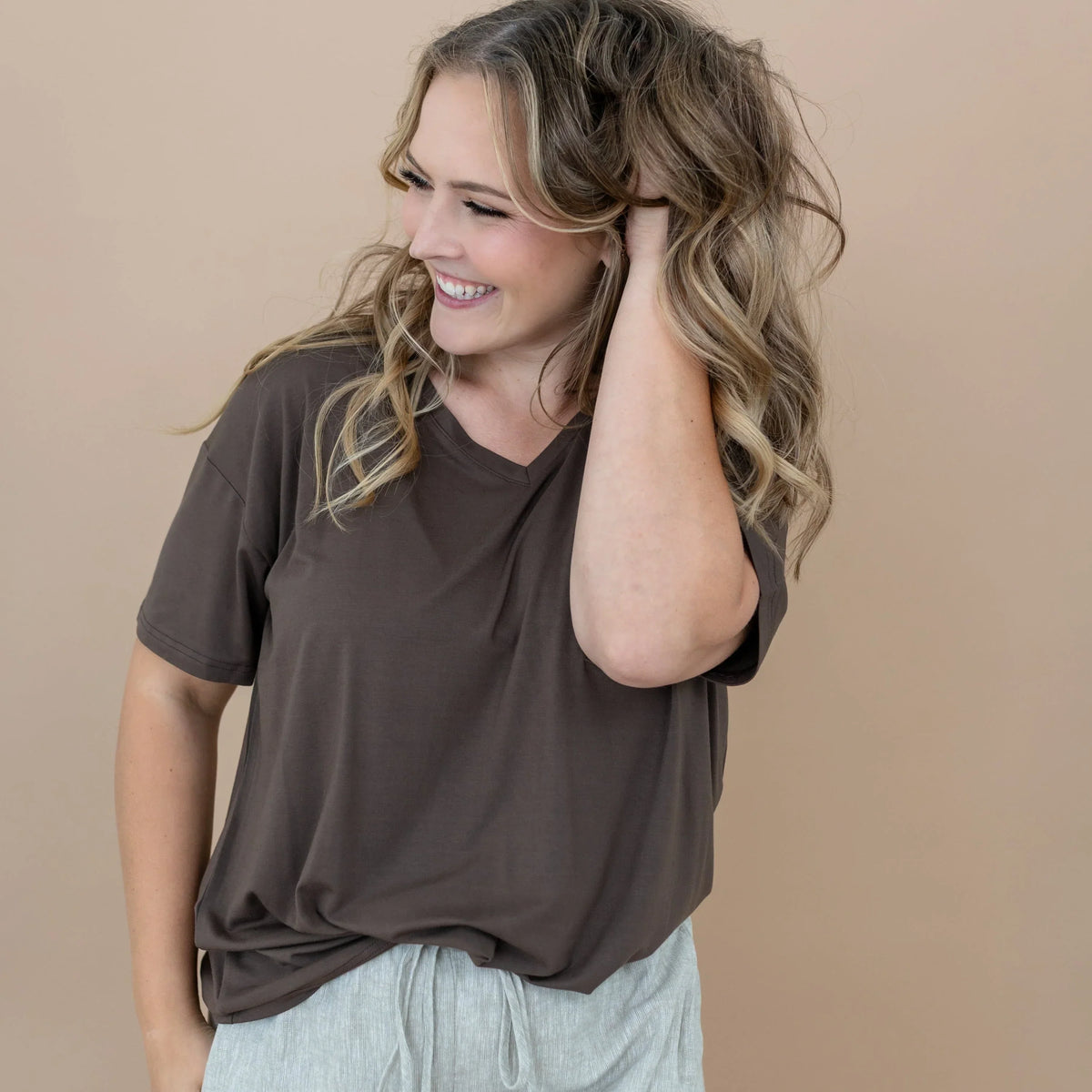Women’s Relaxed Fit V-Neck in Espresso